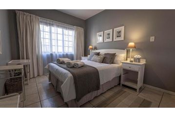 Lyndo's Cove, Close to the WATERFRONT, Nautilus Cove security complex Apartment, Knysna - 2