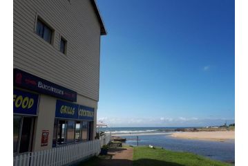 Clover Bay 5 Apartment, Margate - 3