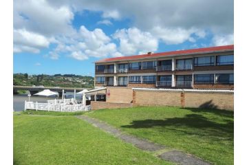 Clover Bay 5 Apartment, Margate - 4