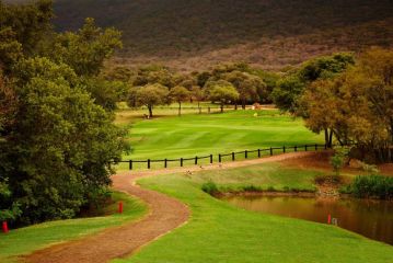 First Group Magalies Park Hotel, Hartbeespoort - 3