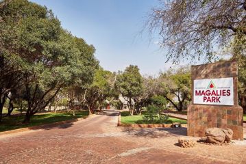 First Group Magalies Park Hotel, Hartbeespoort - 1