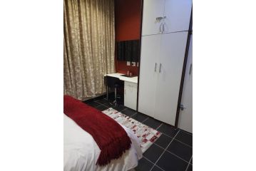 Braamfontein Colledgehouse JHB Apartment, Johannesburg - 4