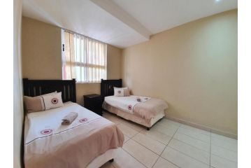 Colonial Sands Apartment, Margate - 5
