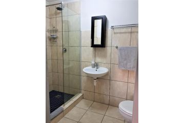 Comfey Stay Apartment, Cape Town - 5