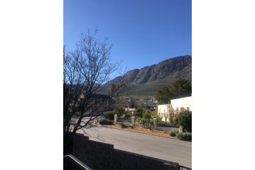 Comfortable Room with Large en suite Bathroom Apartment, Franschhoek - 5