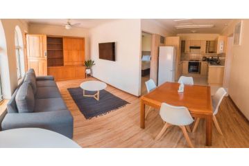 Comfy Menlyn Maine Appartment Apartment, Pretoria - 2