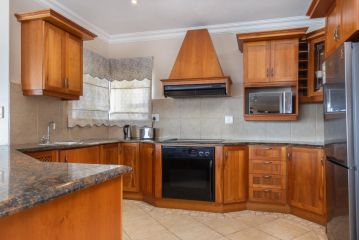 Comp Beach Road 21 - Family Only Apartment, Ballito - 3