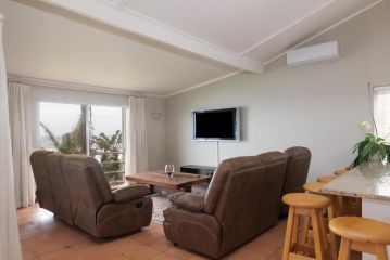 Comp Beach Road 25 - FAMILY ONLY Guest house, Ballito - 1