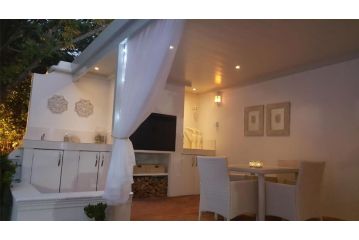 Constantia Garden Suites Guest house, Cape Town - 4