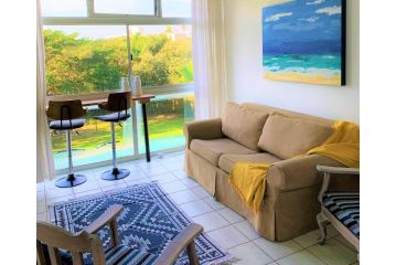 Convenient Beach Getaway in Beautiful Ballito Apartment, Ballito - 1