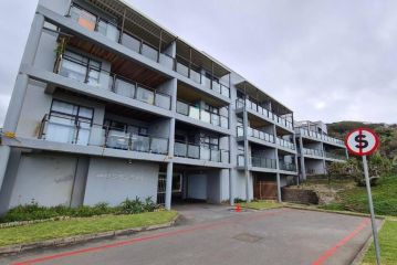 Coogee Bay unit 12 Apartment, East London - 1