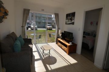 Coral Sands Apartment, Muizenberg - 2