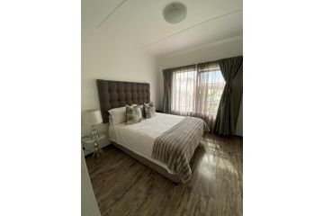Cosy 2 Bed in a nice complex. Free Wifi & parking. Apartment, Midrand - 3
