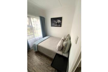 Cosy 2 Bed in a nice complex. Free Wifi & parking. Apartment, Midrand - 4