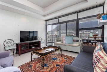 Cosy 2-Bedroom Apartment with Table Mountain Views Apartment, Cape Town - 1