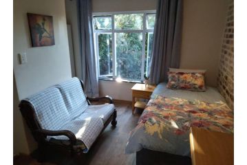 Cosy and sunny 1 bedroom place Apartment, Johannesburg - 5