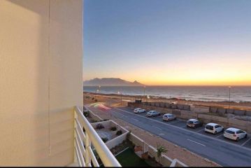 Blouberg Beachfront Apartment The Bay 202 Apartment, Cape Town - 1