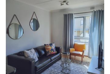 Cosy, stylish, 2 bed apartment, free wifi, Netflix, dstv now Apartment, Midrand - 2
