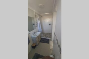 Cottage self catering unit with ensuite. Apartment, East London - 5