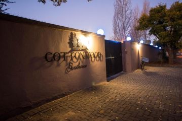Cottonwood Guesthouse Oasis Guest house, Bloemfontein - 5