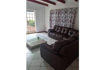 Countryside Garden Cottage, Sleeps 2 Apartment, Midrand - 2