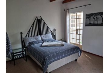 Countryside Garden Cottage, Sleeps 2 Apartment, Midrand - 1