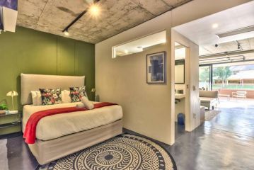 Couples Cove 24 hour Security Parking Fast Wifi Apartment, Cape Town - 4