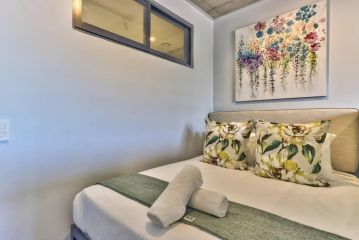 Couples luxury retreat, secure, fast wifi, central Apartment, Cape Town - 3