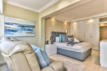 Couples retreat-Modern, Ocean front Gem! Apartment, Cape Town - 5