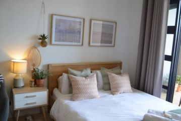 Courtyard Casual - stylish studio in heart of Stellenbosch centre Apartment, Stellenbosch - 2