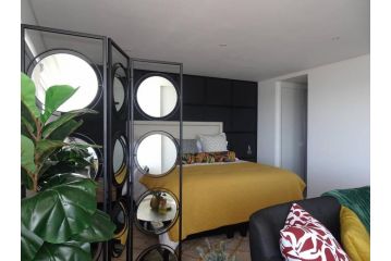 Cozy 1 bedroom studio Apartment, Cape Town - 2
