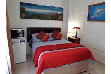 Century City Tiny Home Apartment, Cape Town - 2