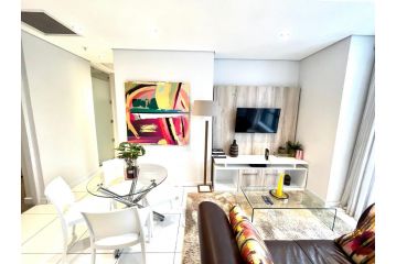 Cozy 2 bedroom apartment at Sandton Skye Apartment, Johannesburg - 2