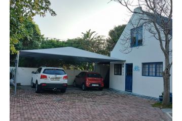 6 bedroom house and cottage Apartment, Hermanus - 1