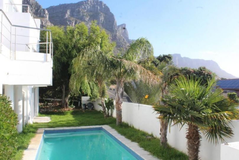 Cozy Camps Bay House with mountain and sea view Chalet, Cape Town - imaginea 2