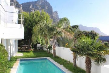 Cozy Camps Bay House with mountain and sea view Chalet, Cape Town - 2
