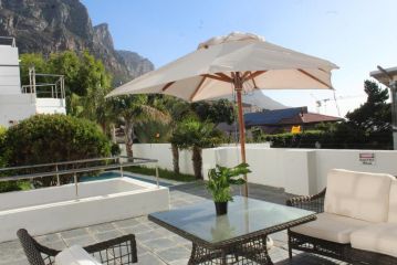 Cozy Camps Bay House with mountain and sea view Chalet, Cape Town - 5