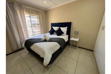 Safi Holiday Home - Vincent Guest house, East London - 5