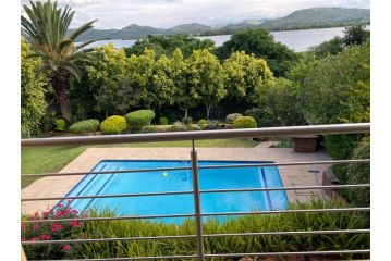 Cozy Coleman Villa, Hartbeespoort - 1