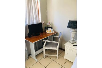 Cozy guest suite with private access Apartment, Roodepoort - 3