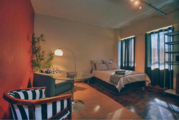 Cozy, Modern Living in Maboneng: 104 Apartment, Johannesburg - 1