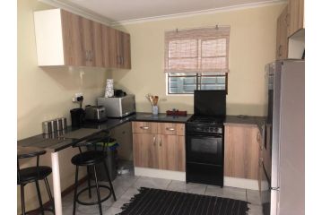 Cozy One bedroom garden cottage Apartment, Roodepoort - 1