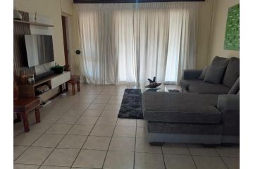 La Maison Pad Ninth On Lever Apartment, Midrand - 2