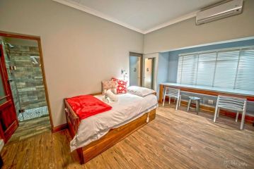 Crisp Guest Rooms Guest house, Bloemfontein - 1