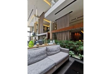 Crystal Towers 702 Luxury Apartment, Cape Town - 4