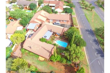 Cura Lodge Hotel, Bloemfontein - 2