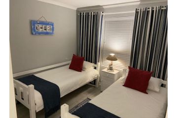 CView Apartment, Hermanus - 5