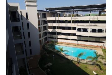 Cyro Apartments at Central Park Apartment, Durban - 3