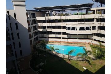 Cyro Apartments at Central Park Apartment, Durban - 4