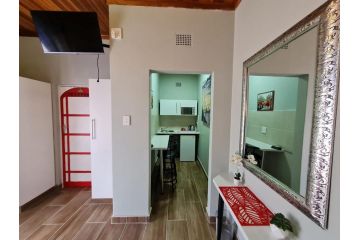 Danrit Guesthouse - Uncapped wifi Guest house, Roodepoort - 3